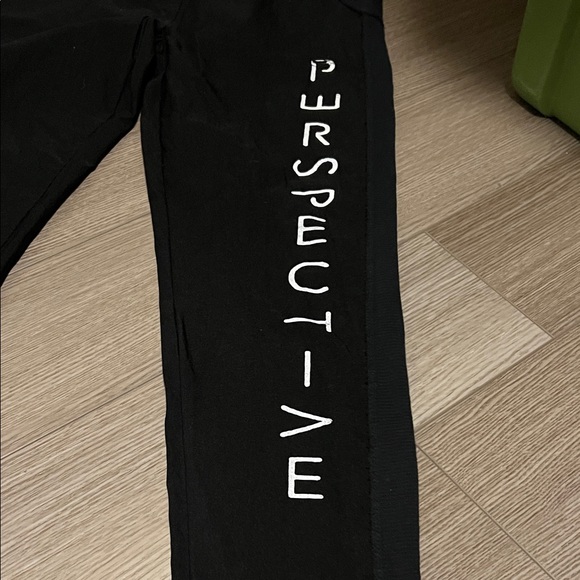 Woman’s black pants - Picture 2 of 8